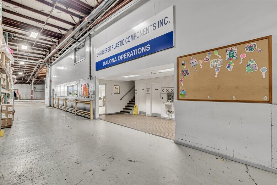 More Photos Of 202 1st St S, Kalona Manufacturing For Sale