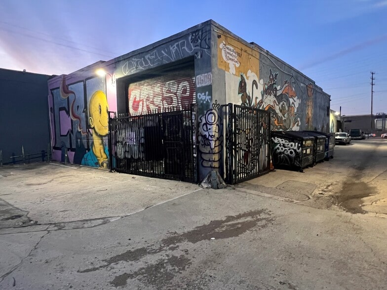 More Photos Of 1505-1515 S Santa Fe Ave, Los Angeles Warehouse For Lease