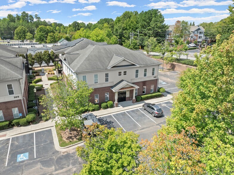 More Photos Of 950 Scales Rd, Suwanee Medical For Lease