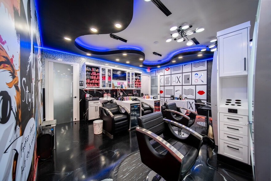 More Photos Of 1060 SW Bayshore Blvd, Port Saint Lucie Storefront Retail Office For Sale