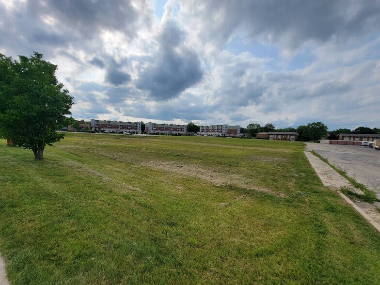 More Photos Of S74W16890 Janesville Rd, Muskego Land For Sale