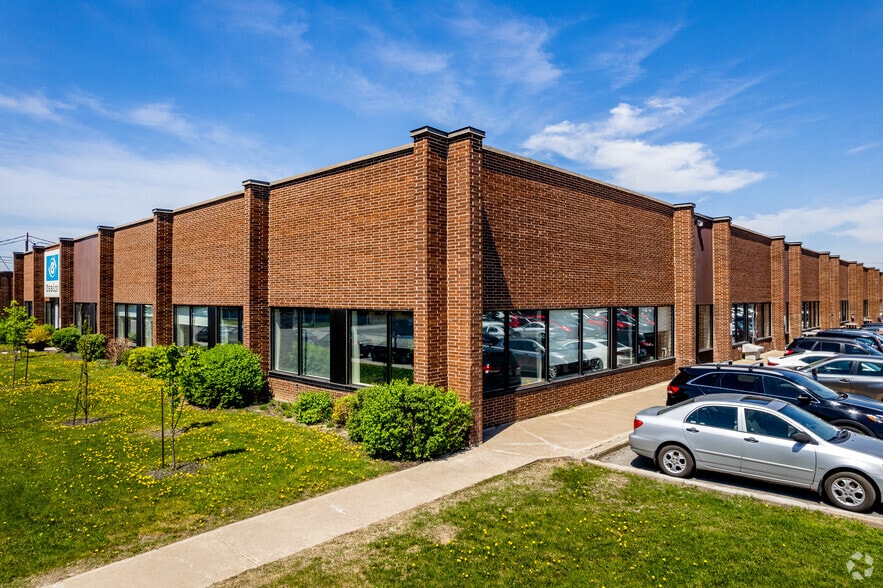 Primary Photo Of 295-371 Rue Deslauriers, Montréal Distribution For Lease