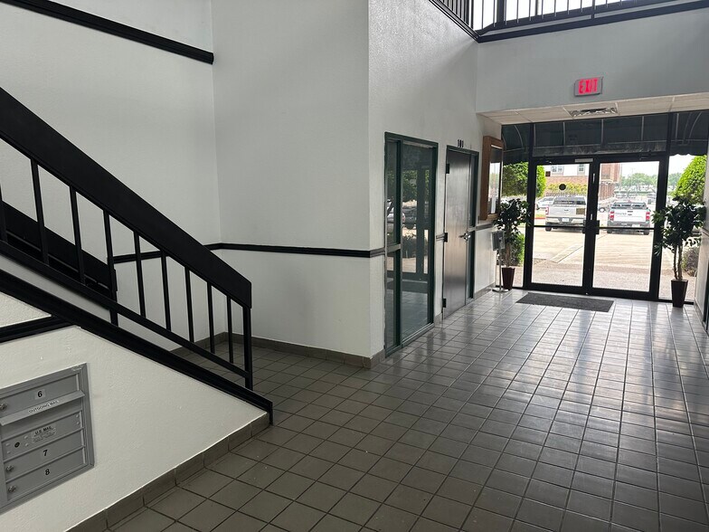 More Photos Of 2600 K Ave, Plano Office For Lease