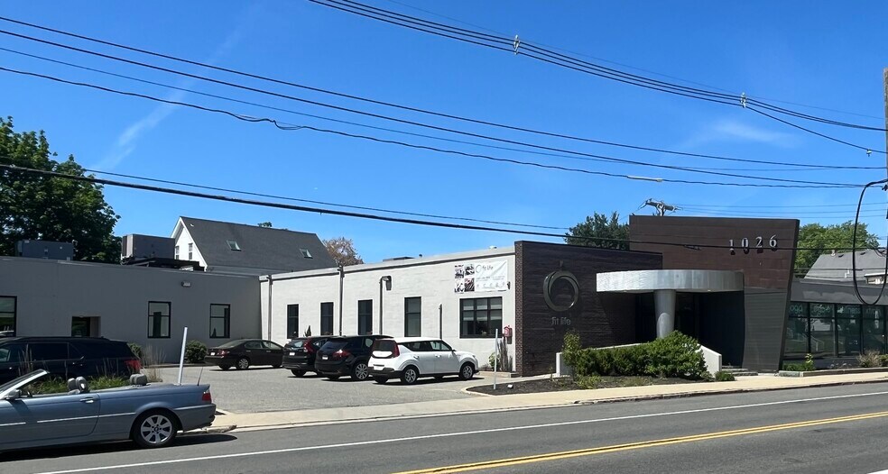 More Photos Of 1026 Main St, Winchester Freestanding For Sale