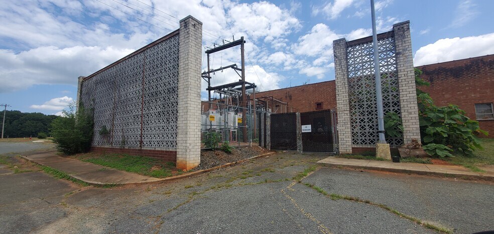 More Photos Of 1000 E Butler Ave, Liberty Manufacturing For Sale