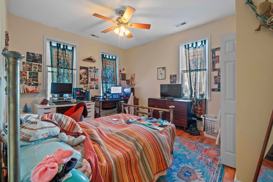 More Photos Of 5011 Roland Ave, Baltimore Apartments For Sale