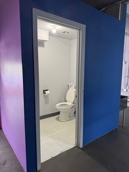 More Photos Of 4001 Wallingford Ave N, Seattle Freestanding For Lease