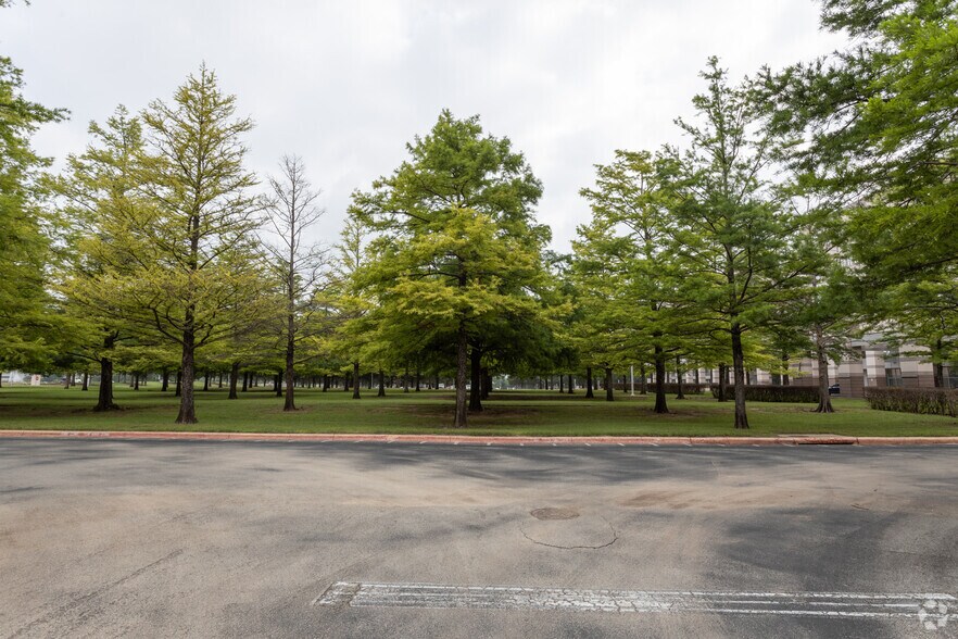 More Photos Of 11501 Burnet Rd, Austin Unknown For Lease