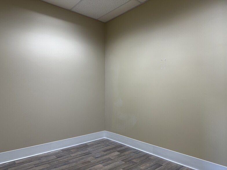 More Photos Of 733-759 Memorial Ave, West Springfield Showroom For Sale