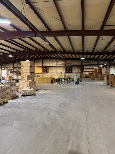 More Photos Of 700 Industrial Park Dr, Selmer Manufacturing For Sale