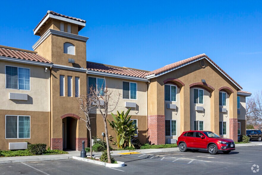 More Photos Of 20 W Pacheco Blvd, Los Banos Hotel For Sale