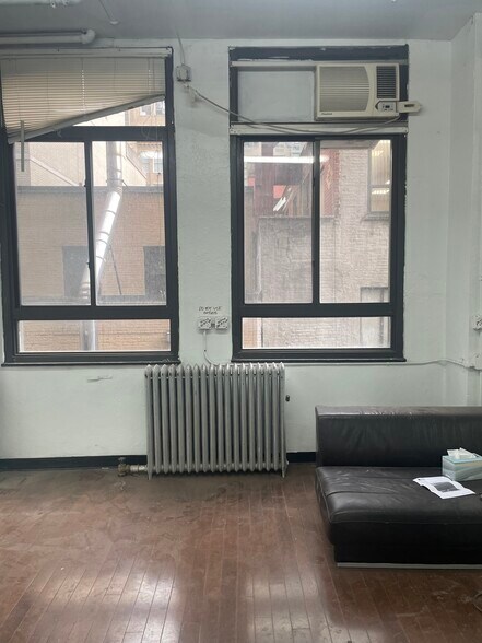 More Photos Of 344 W 38th St, New York Office For Lease