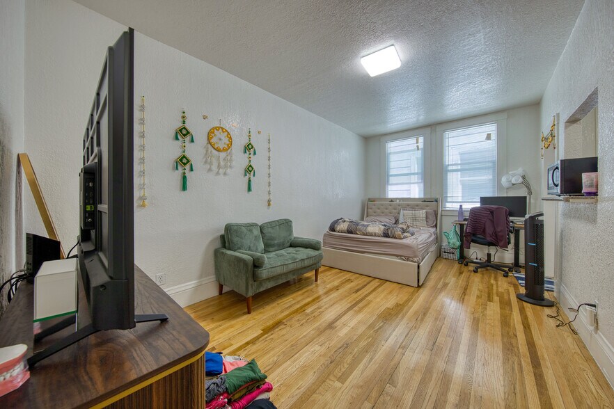 More Photos Of 574 3rd St, San Francisco Apartments For Sale