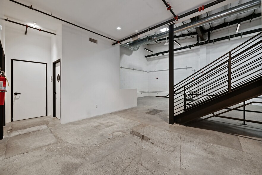 More Photos Of 3309-3323 La Cienega Pl, Los Angeles Loft Creative Space For Lease