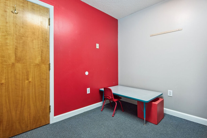 More Photos Of 217-219 Station St, Jacksonville Medical For Lease