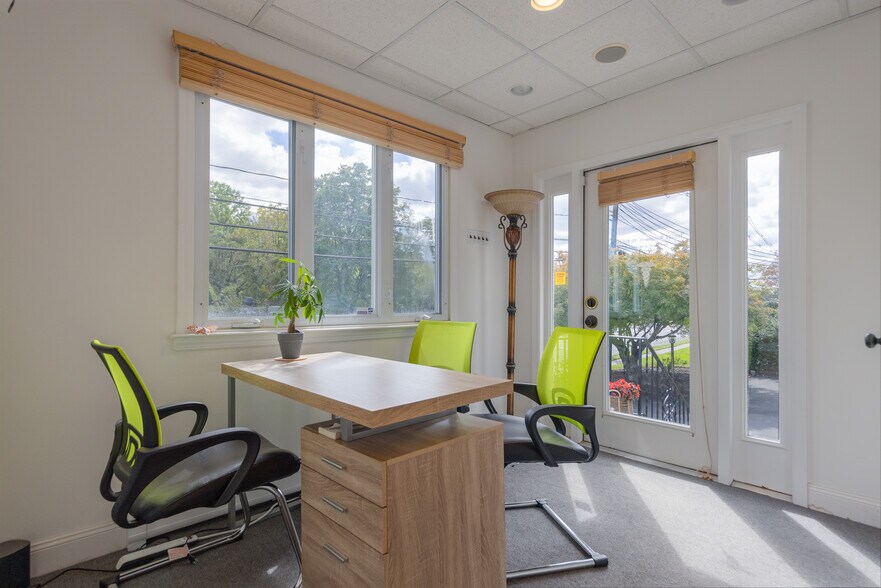 More Photos Of 189 S Pearl St, Pearl River Medical For Sale