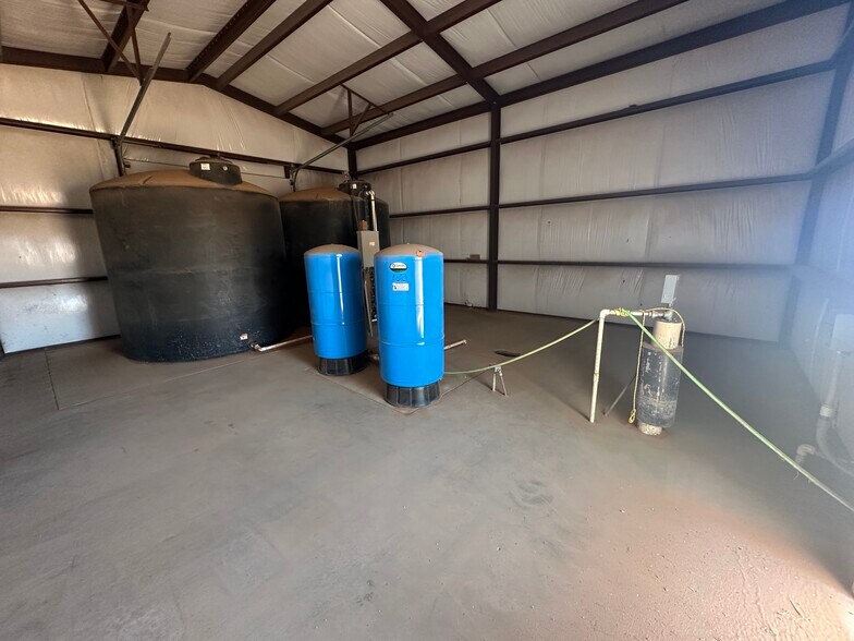 More Photos Of 9507 FM 307, Midland Distribution For Lease