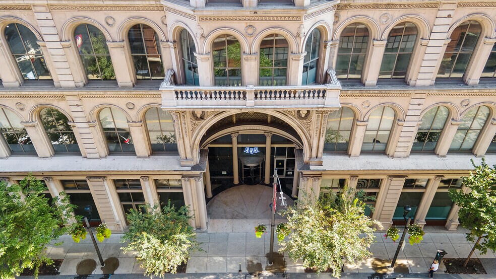 More Photos Of 555 Washington Ave, Saint Louis Office For Lease