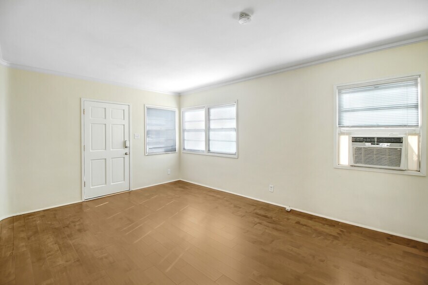 More Photos Of 2003 Lake Ave, Altadena Apartments For Sale