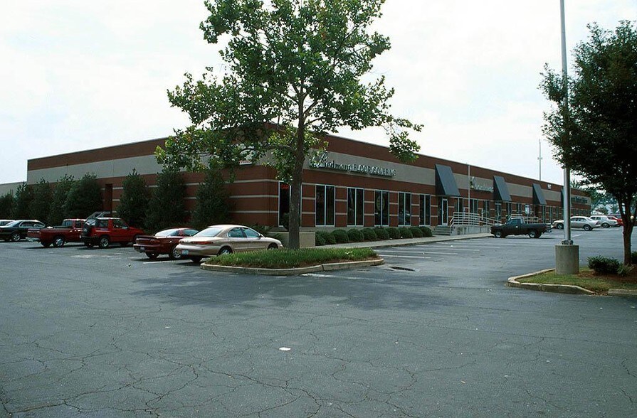 More Photos Of 9517 Monroe Rd, Charlotte Light Distribution For Lease