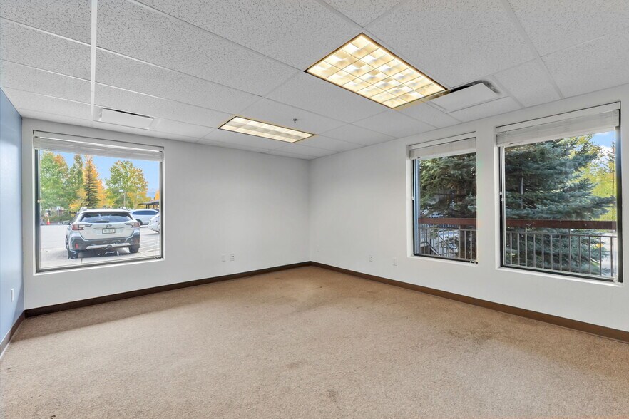 More Photos Of 114 Village Pl, Dillon Office For Lease