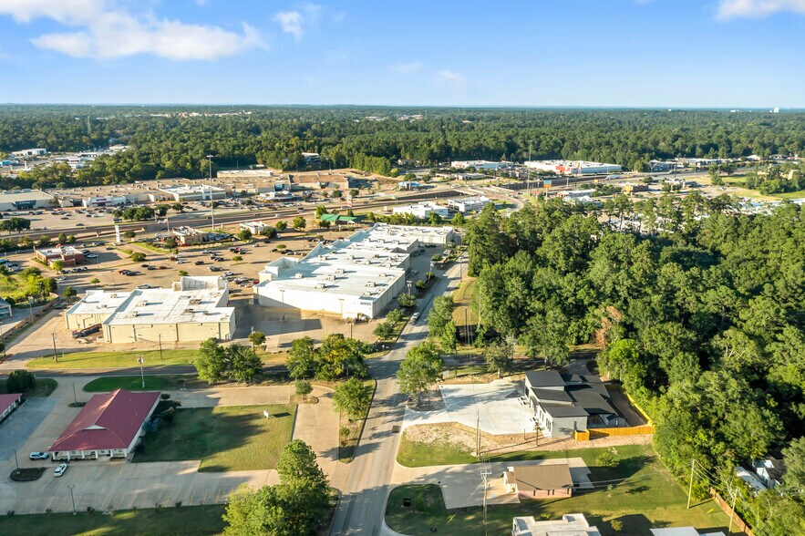 More Photos Of 2001 Tulane Dr, Lufkin Medical For Sale