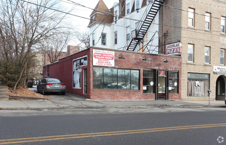 More Photos Of 88 Water St, Torrington Restaurant For Sale