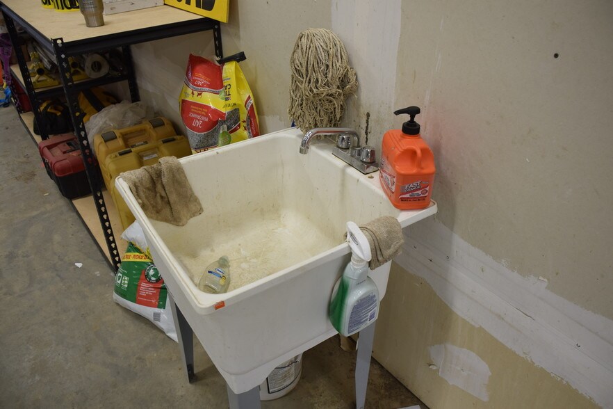 More Photos Of 13545 Bassett Ln, Williston Warehouse For Sale