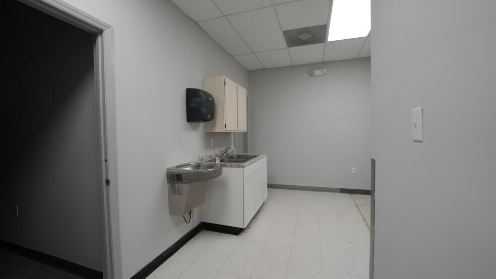 More Photos Of 1281 Ebenezer Rd, Rock Hill Office For Lease