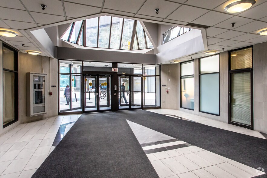 More Photos Of 1-5 Nicholas St, Ottawa Office For Lease