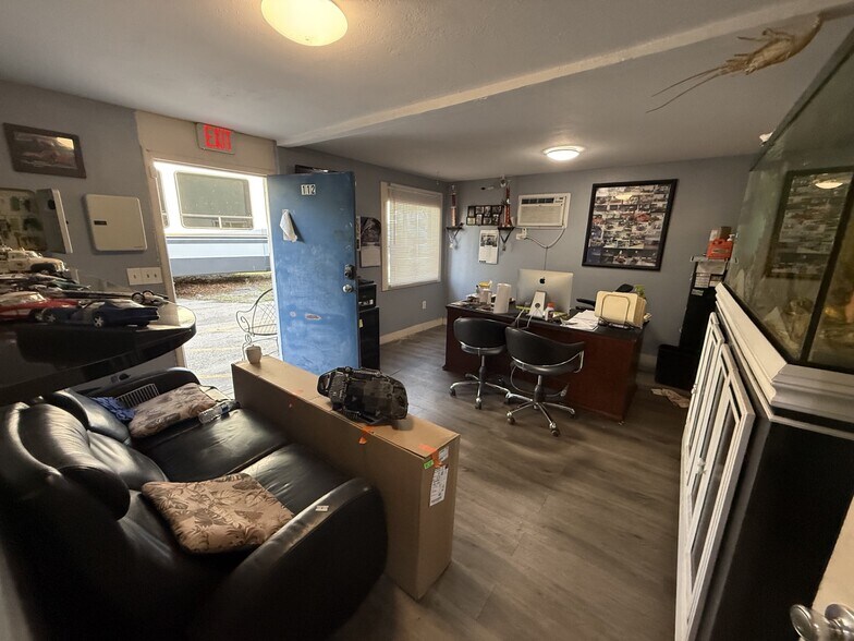 More Photos Of 5508 Benchmark Ln, Sanford Warehouse For Sale