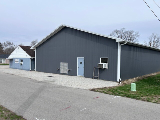 More Photos Of 205 Maple st, Gaston Warehouse For Sale