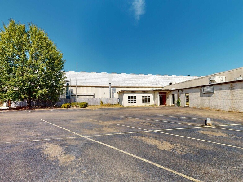 Primary Photo Of 103 Red Bridge Rd, De Queen Warehouse For Sale