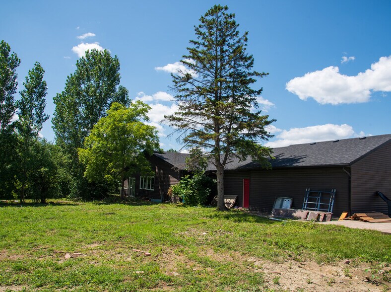 Primary Photo Of 2078 Upper Middle Rd E, Oakville Office For Sale