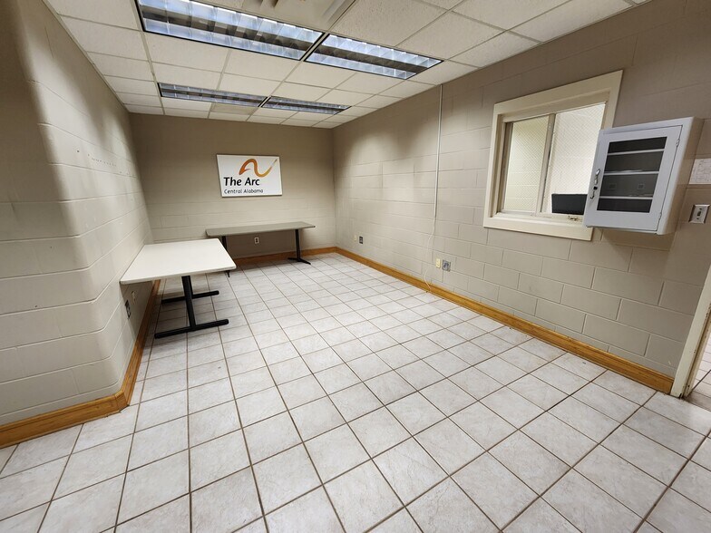 More Photos Of 301 21st Ave S, Birmingham Schools For Lease