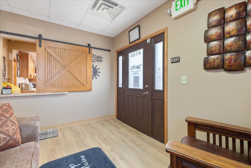 More Photos Of 4100-4140 Laramie St, Cheyenne Medical For Sale