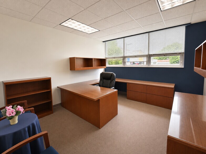 More Photos Of 3245 Hampton Ave, Saint Louis Office For Sale