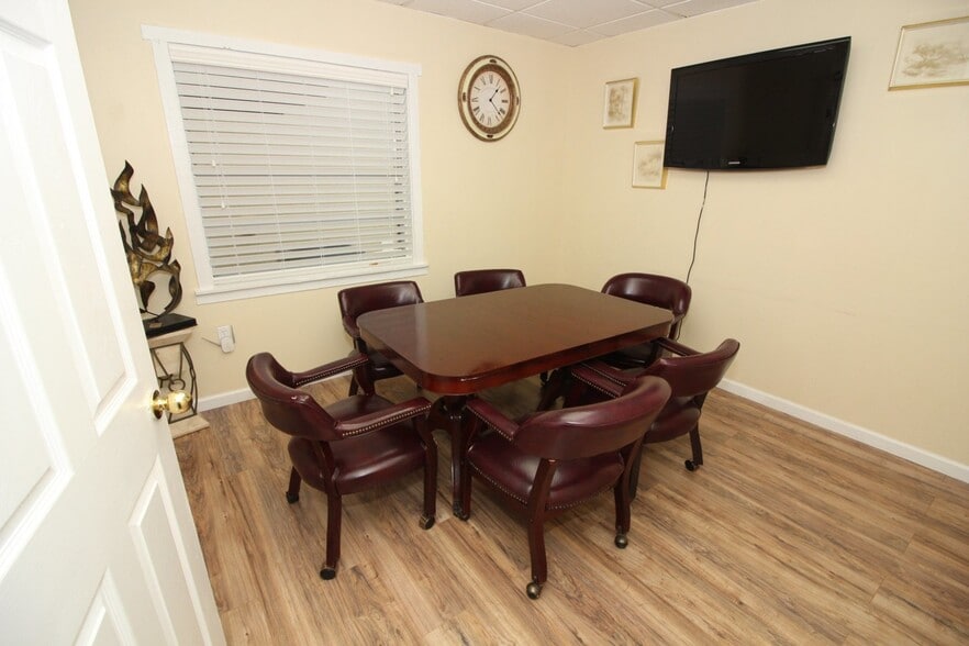 More Photos Of 407 Lake Howell Rd, Maitland Medical For Sale