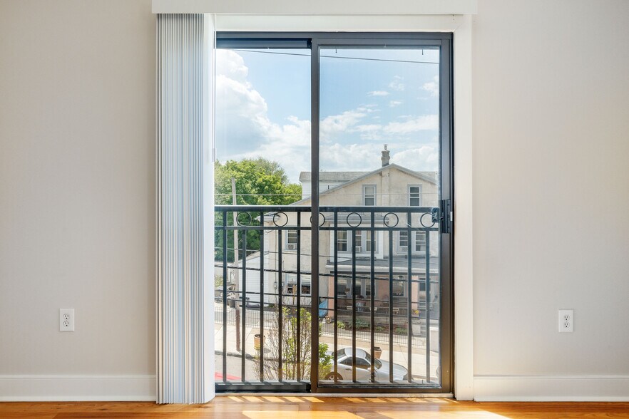 More Photos Of 4557 Manayunk Ave, Philadelphia Apartments For Sale