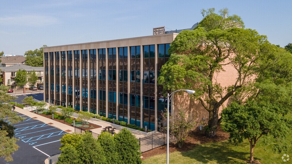More Photos Of 1111 Michigan Ave, East Lansing Office For Lease