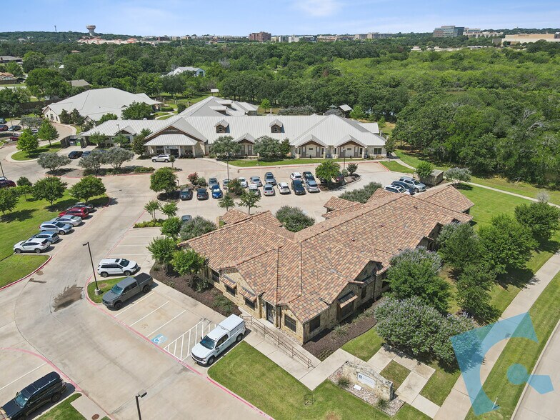 More Photos Of 2011 E Kirkwood Blvd, Southlake Office For Lease