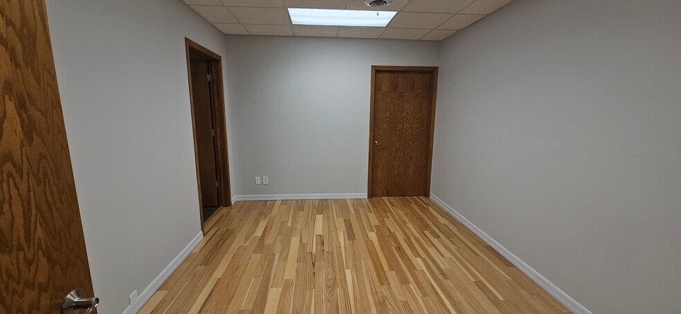 More Photos Of 705 S Barstow St, Eau Claire Storefront For Lease