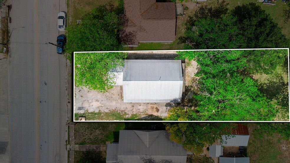 More Photos Of 1375 W San Antonio St, New Braunfels Freestanding For Sale