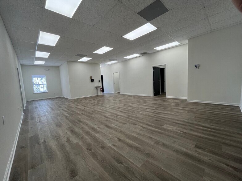 More Photos Of 4231 Walnut Bend, Jacksonville Office For Lease
