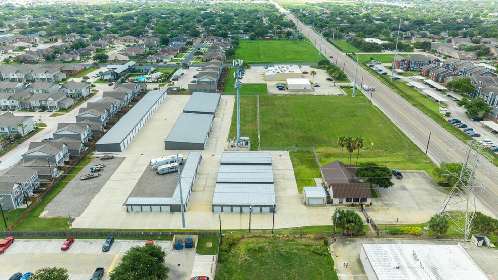 More Photos Of 6402 Holly Rd, Corpus Christi Self Storage For Sale