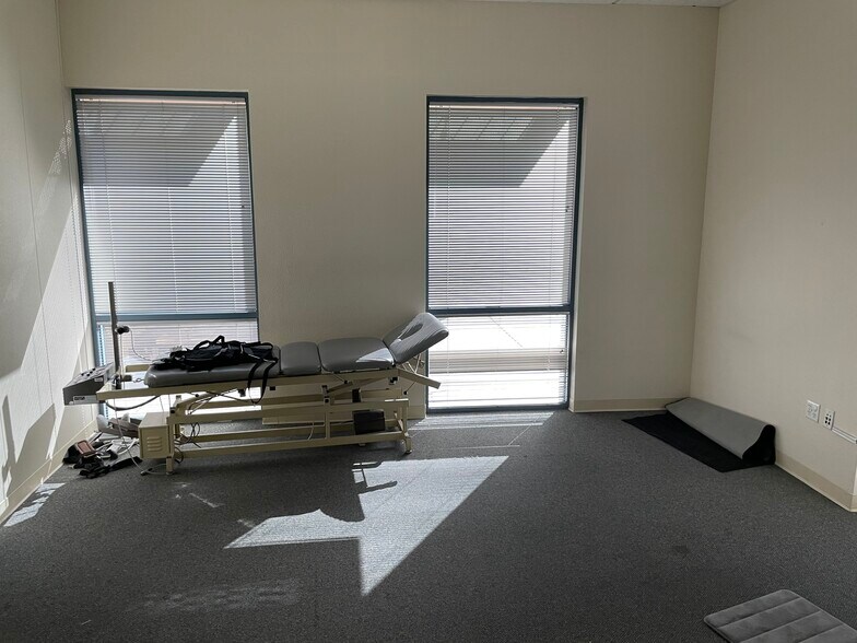More Photos Of 7312 W Cheyenne Ave, Las Vegas Office For Lease