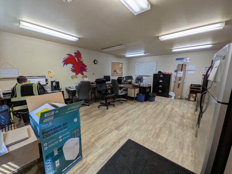 More Photos Of 3616 Old Highway 99 S Rd, Mount Vernon Distribution For Sale