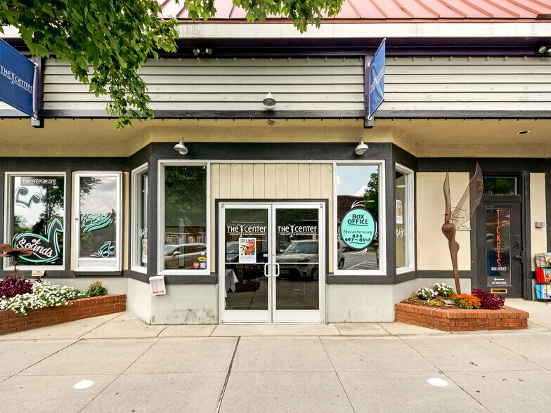 Primary Photo Of 125 S Main St, Hendersonville Storefront For Sale