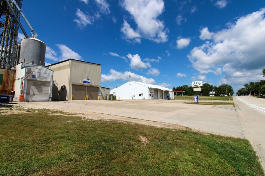 More Photos Of 107 8th Ave SW, Kasson Specialty For Sale