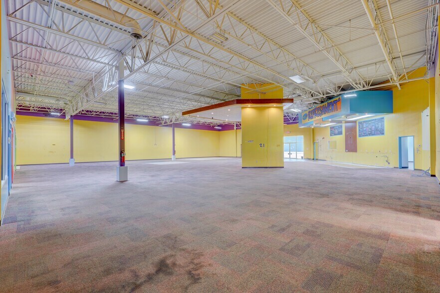 More Photos Of 4952 Centre Pointe Dr, North Charleston Freestanding For Lease